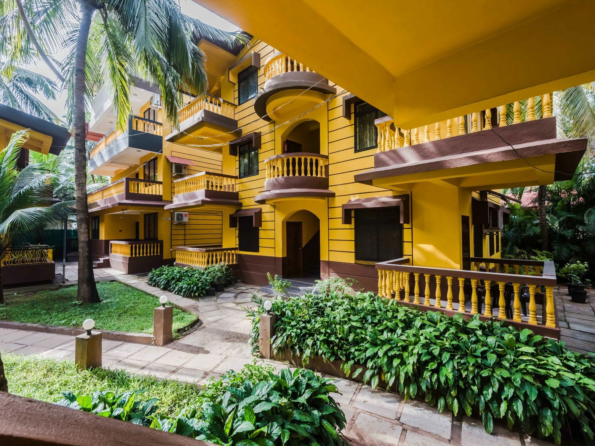Hotel Oyo 7272 Aurita Homes Deluxe 3*
